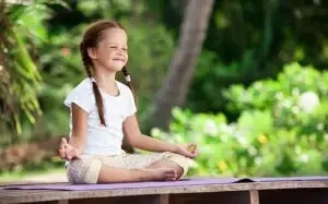 پرورش یک کودک شاد، خردمند و آرام با تمرین ذهن آگاهی
